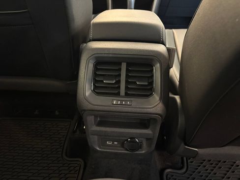 Used 2023 Volkswagen Tiguan SE FWD image 27