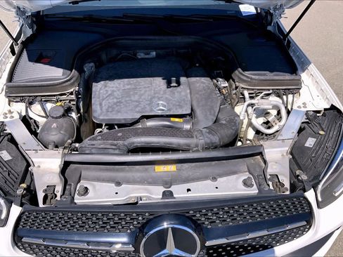 Used 2022 Mercedes-Benz GLC 300 4MATIC image 32