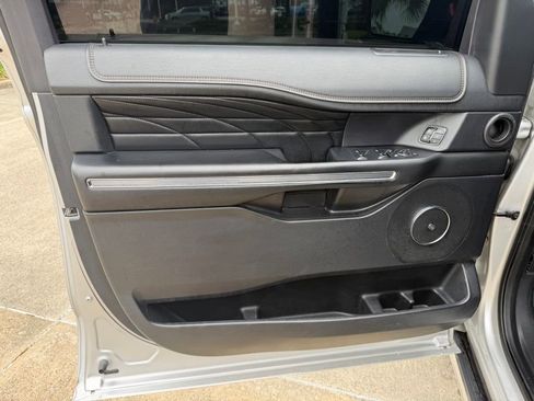 Used 2018 Ford Expedition Platinum RWD image 13