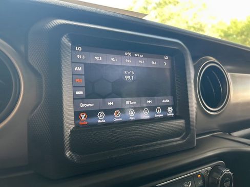 Used 2018 Jeep Wrangler Unlimited Sport S AWD/4WD image 8