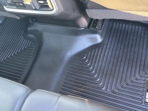 Used 2019 Chevrolet Silverado 1500 LTZ w/ LTZ Premium Package AWD/4WD image 69