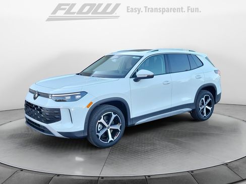 New 2026 Volkswagen Tiguan SE AWD/4WD image 3