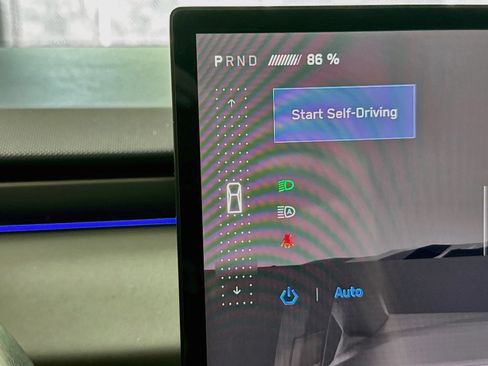 Used 2024 Tesla Cybertruck AWD Crew Cab image 19
