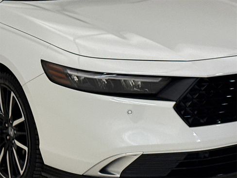 Used 2023 Honda Accord Touring image 5