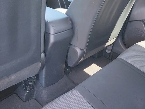 Used 2023 Kia Soul LX w/ LX Technology Package FWD image 17