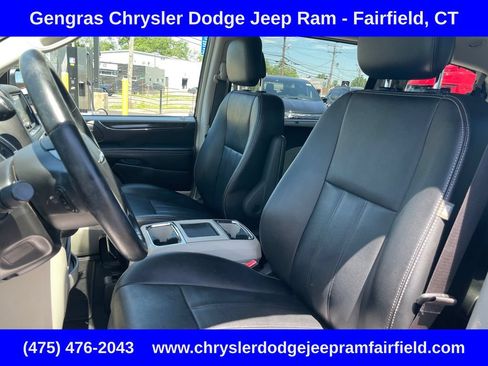 Used 2015 Chrysler Town & Country Touring w/ Driver Convenience Group FWD image 43