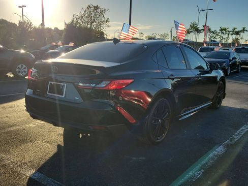 Used 2025 Toyota Camry SE image 12