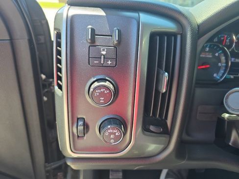 Used 2018 Chevrolet Silverado 1500 LT w/ All Star Edition AWD/4WD image 22