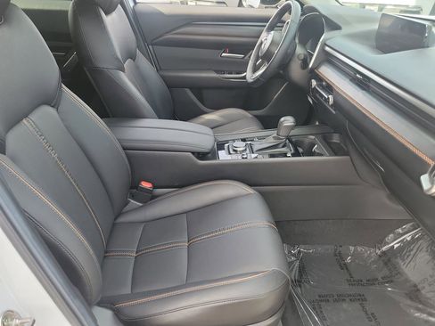 Certified 2025 MAZDA CX-50 AWD 2.5 Hybrid w/ Premium Pkg image 17