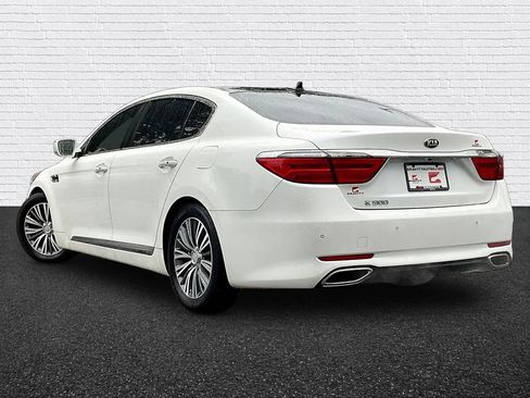 Used 2017 Kia K900 Luxury w/ VIP Package RWD image 3