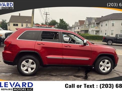 Used 2011 Jeep Grand Cherokee Laredo AWD/4WD image 8