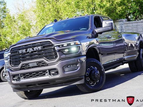 Used 2025 RAM 3500 Laramie AWD/4WD image 27