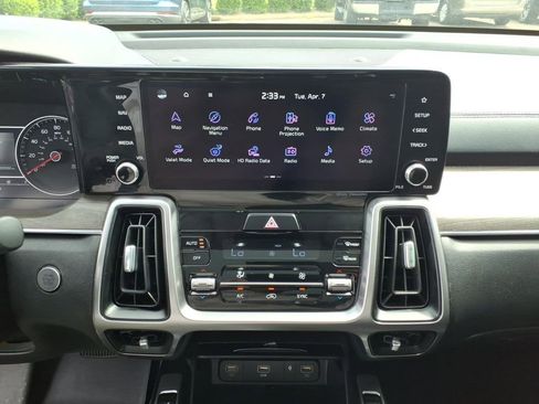 Used 2023 Kia Sorento EX w/ Panoramic Sunroof Package FWD image 12