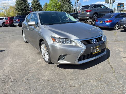Used 2017 Lexus CT 200h w/ Accessory Package 2 FWD image 11