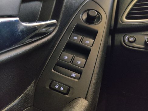 Used 2017 Chevrolet Trax LT w/ LT Convenience Package FWD image 27