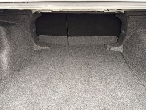 Used 2025 Toyota Corolla LE image 29