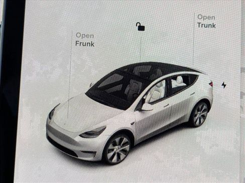 Used 2021 Tesla Model Y Long Range image 10