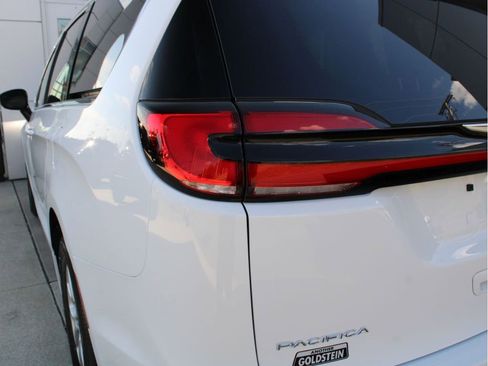 New 2026 Chrysler Pacifica Select image 35