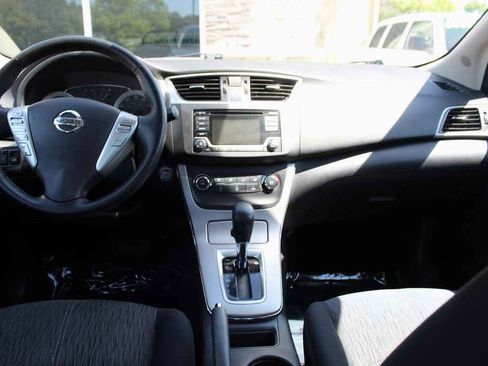 Used 2015 Nissan Sentra SV FWD image 27