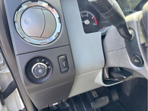 Used 2011 Ford F350 XLT w/ XLT Interior Pkg RWD image 15