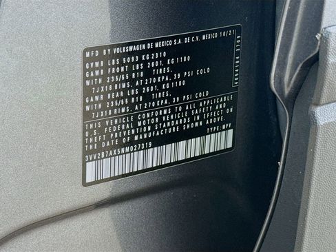 Used 2022 Volkswagen Tiguan SE w/ Panoramic Sunroof Package image 39