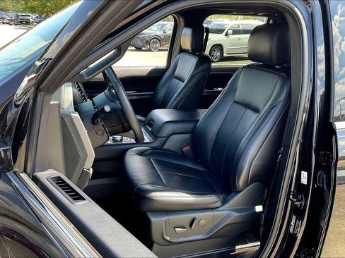 Used 2020 Ford Expedition XLT w/ Equipment Group 202A image 6