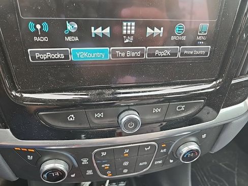 Used 2019 Chevrolet Traverse Premier w/ Driver Confidence II Package FWD image 16