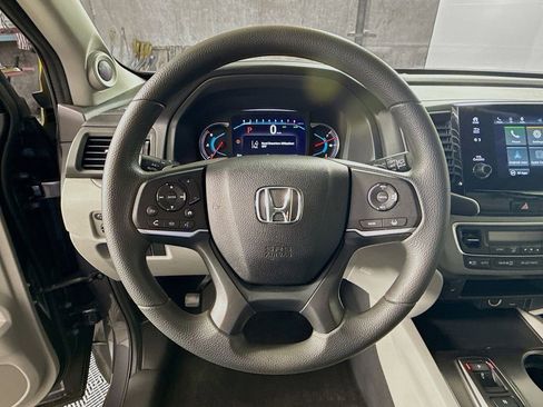 Used 2021 Honda Pilot EX image 11