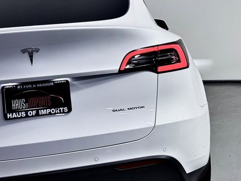 Used 2021 Tesla Model Y Long Range image 14