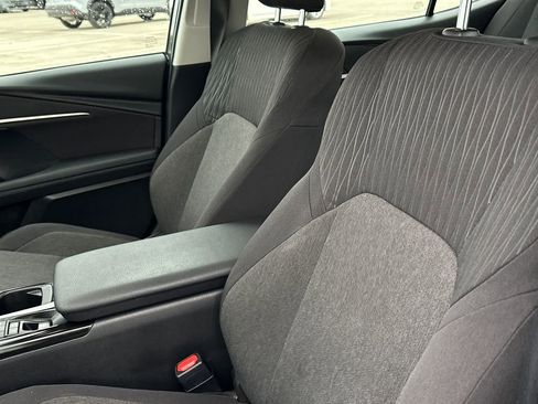 Used 2025 Toyota Camry LE image 15