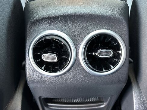 Used 2023 Mercedes-Benz EQB 300 4MATIC image 14