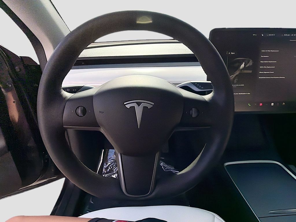Used 2024 Tesla Model Y Long Range AWD/4WD image 10