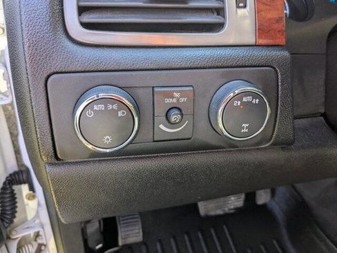 Used 2014 GMC Yukon SLE image 16