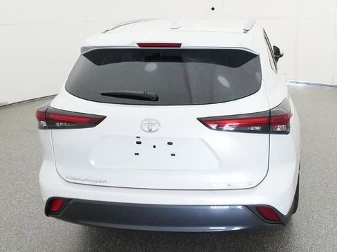 New 2026 Toyota Highlander Limited AWD/4WD image 7
