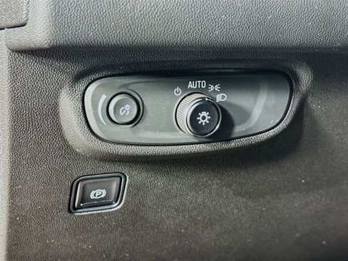Used 2023 GMC Terrain SLE w/ Driver Convenience Package FWD image 10