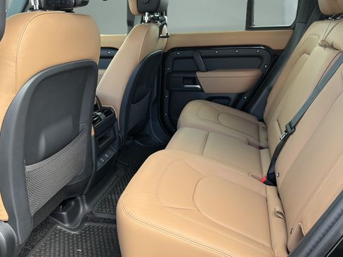 New 2026 Land Rover Defender 110 X-Dynamic SE AWD/4WD image 18