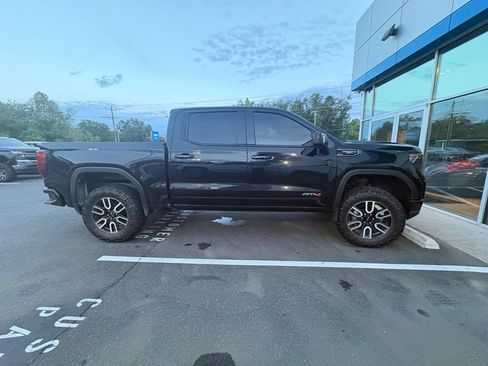 Used 2022 GMC Sierra 1500 AT4 w/ AT4 Premium Package AWD/4WD image 2
