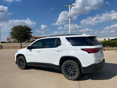 Used 2023 Chevrolet Traverse RS FWD image 3