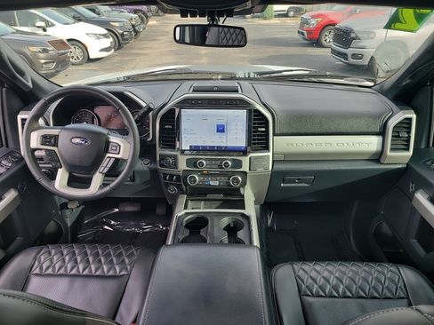 Used 2022 Ford F250 Lariat w/ Black Appearance Package AWD/4WD image 15