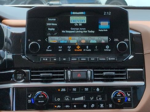 Certified 2025 Nissan Pathfinder Platinum FWD image 19