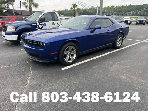 Used 2020 Dodge Challenger SXT RWD image 4