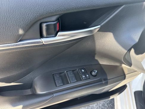 Used 2024 Toyota Camry SE image 17