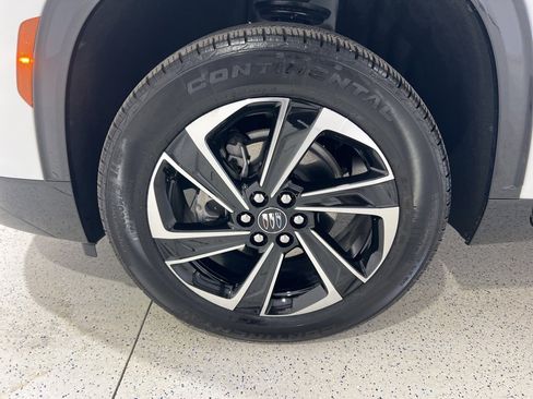 Used 2025 Buick Enclave Sport Touring image 29