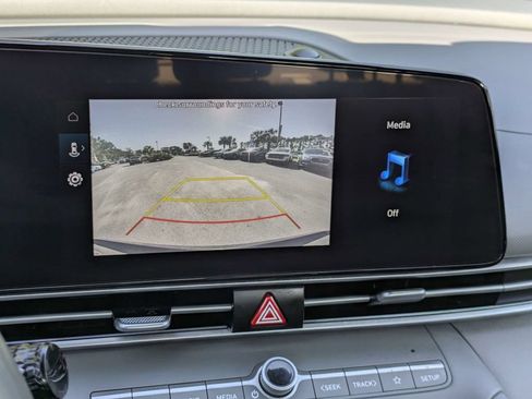 Used 2025 Hyundai Elantra SEL FWD image 21