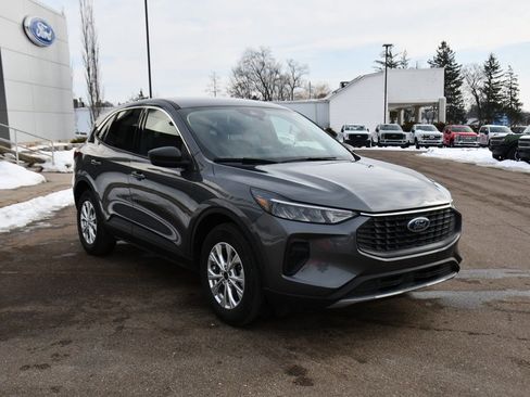 Used 2023 Ford Escape Active image 9