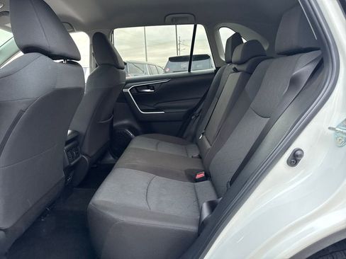 Used 2024 Toyota RAV4 XLE AWD/4WD image 17