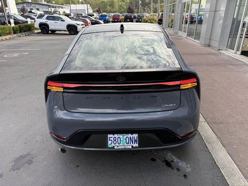 Used 2025 Toyota Prius Plug-In Hybrid FWD image 6