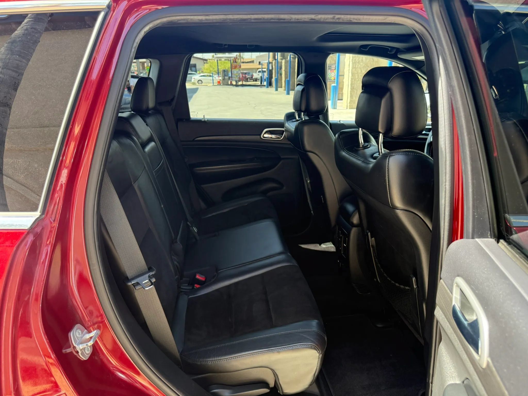 Used 2015 Jeep Grand Cherokee Altitude RWD image 11