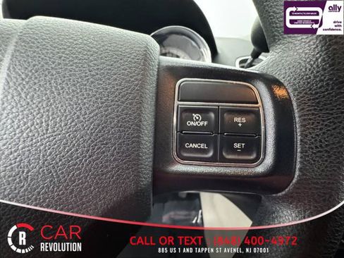 Used 2019 Dodge Grand Caravan SE w/ UConnect Hands-Free Group FWD image 16