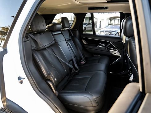 Used 2022 Land Rover Range Rover SE image 32